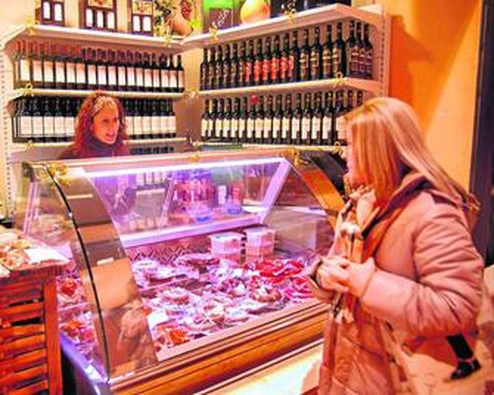 Vista del punto de venta habilitado en el Mercado de Abastos.