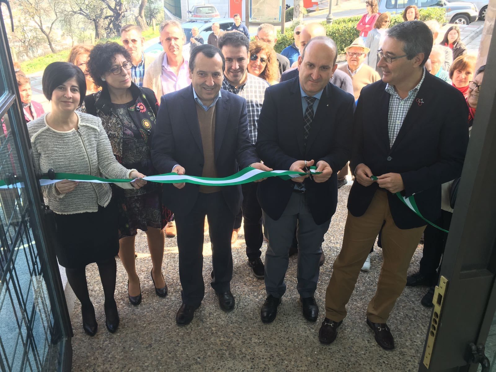 Momento de la inauguración del tanatorio.