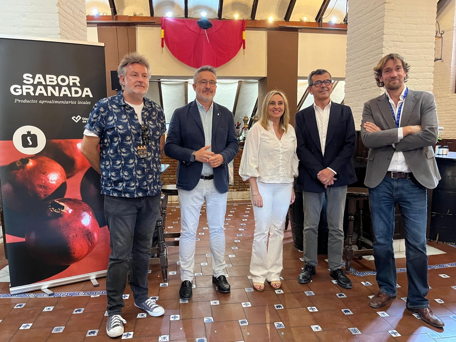 Autoridades presentes en la presentación de la iniciativa.