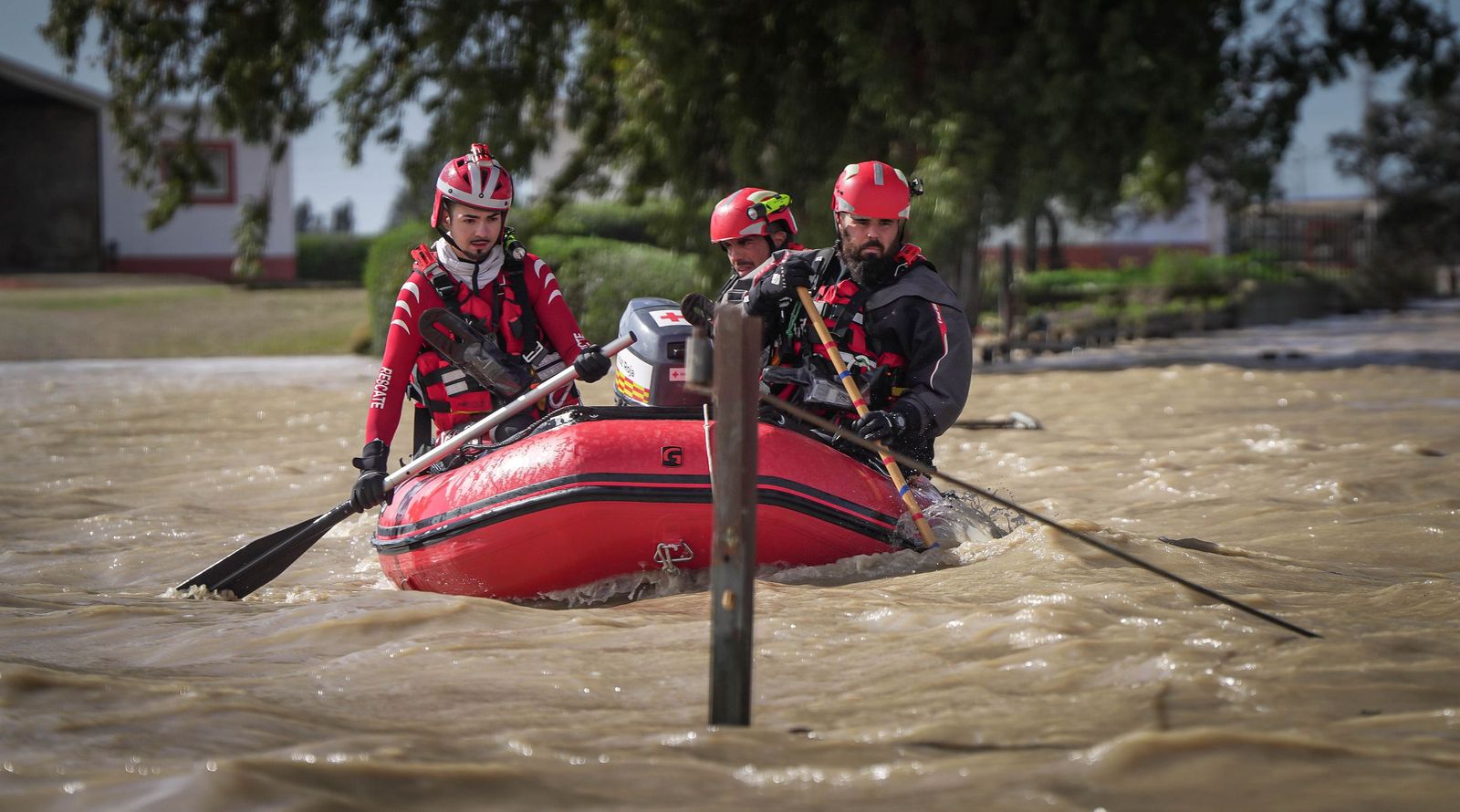 Intensa jornada en las zonas inundadas de Jerez, en imágenes
