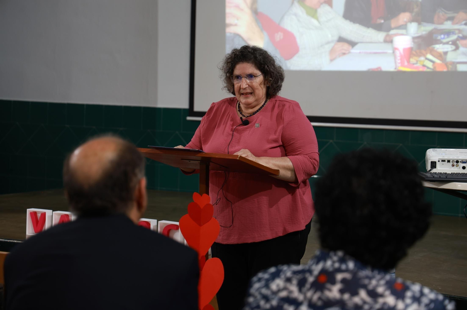 Galardón otorgado a Lola Cenizo en la Fundación Valdocco por su trayectoria como mujer referente, en imágenes