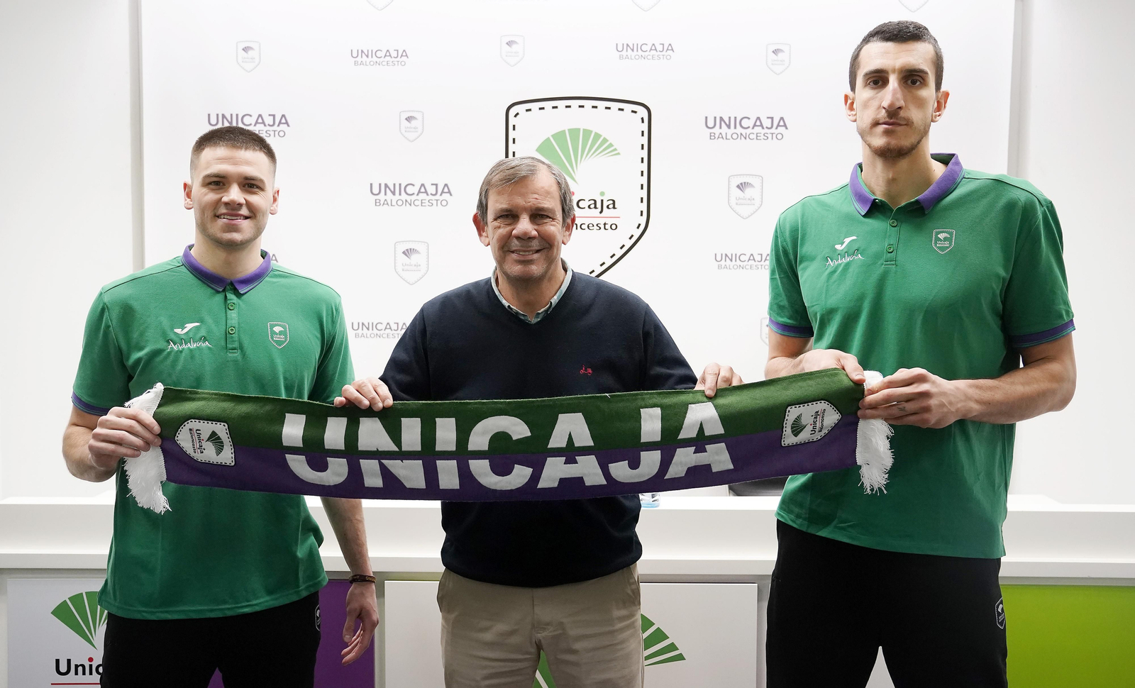 Juanma Rodríguez, con Mooney y Kravic. Juanma Rodríguez, con Mooney y Kravic.