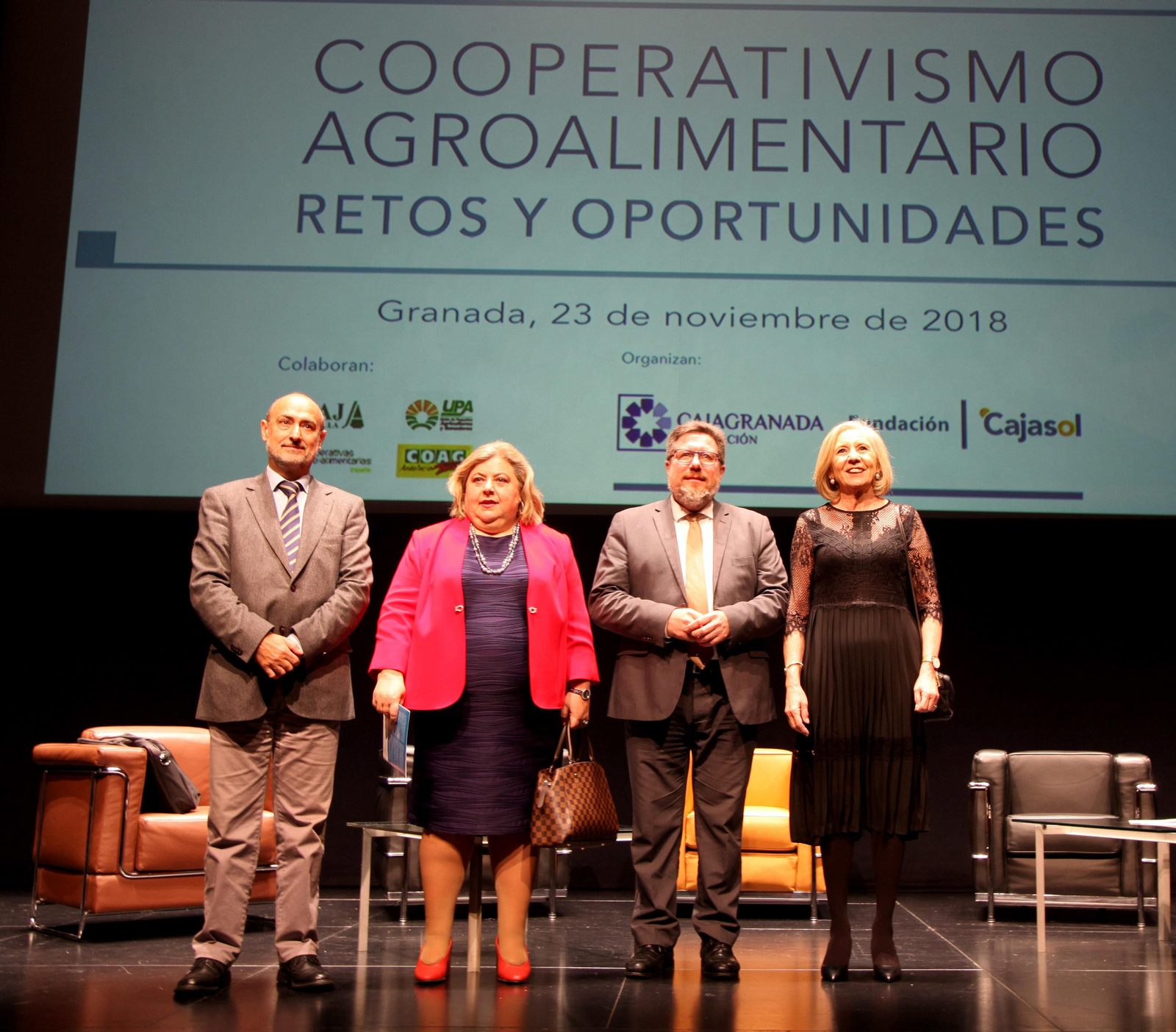 Ponentes en el foro de cooperativas agroalimentarias, ayer.