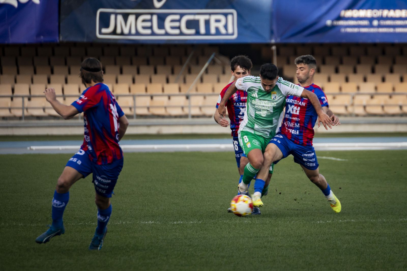 Imágenes del partido entre el Xerez CD y el Yeclano Deportivo en Chapín