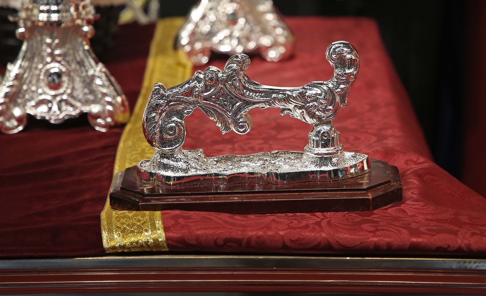 Fotos de la exposición de Enseres Cofrades en el Corte Inglés de Algeciras