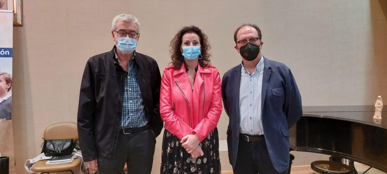 Pedro Mena Enciso, María del Mar Vázquez y José María Verdejo.