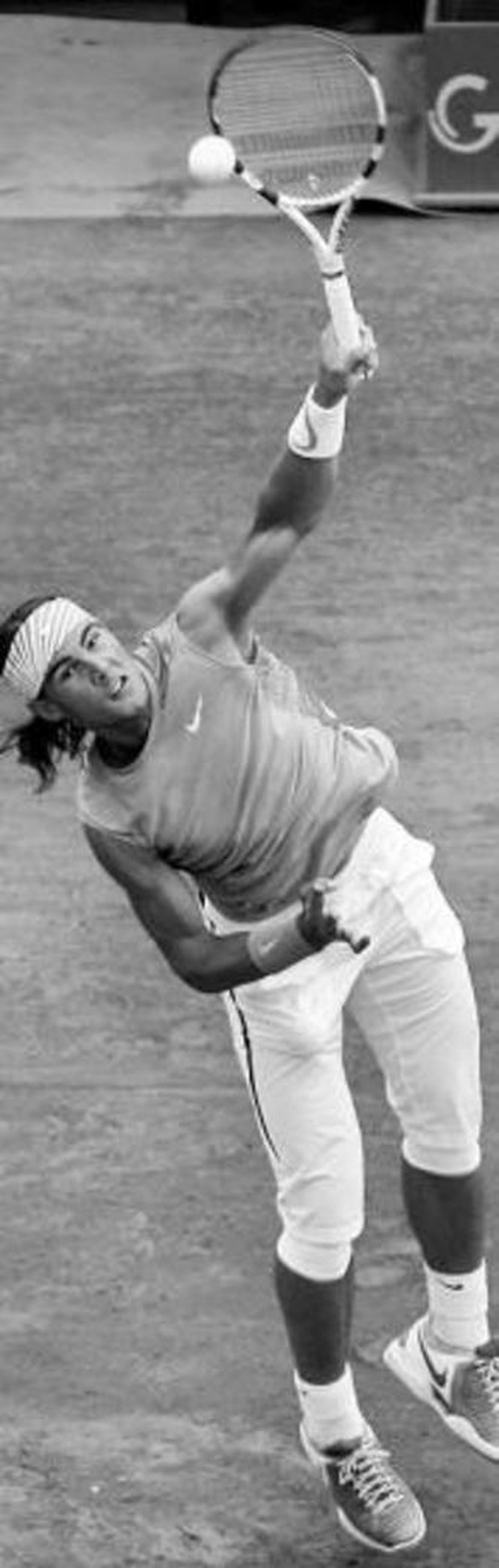 Nadal sirve ante Davydenko.