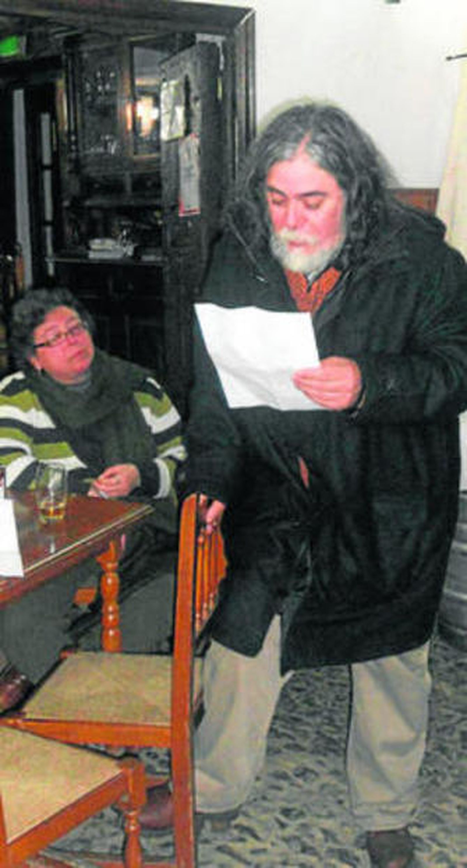 Manuel Moya, uno de los literatos encargados de las lecturas.