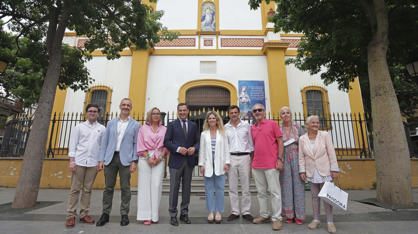 Fotos de la visita de Juanma Moreno a La Línea