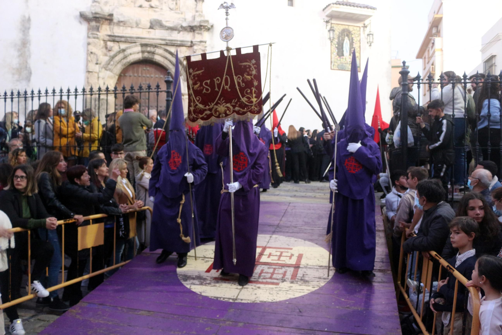 Las imágenes del Jueves Santo en Puerto Real: Nazareno