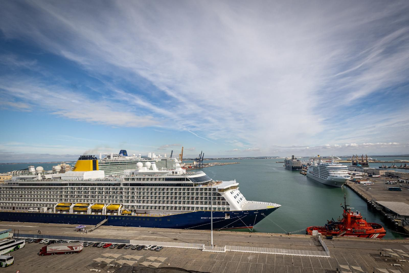Turistas y cruceros este martes en Cádiz
