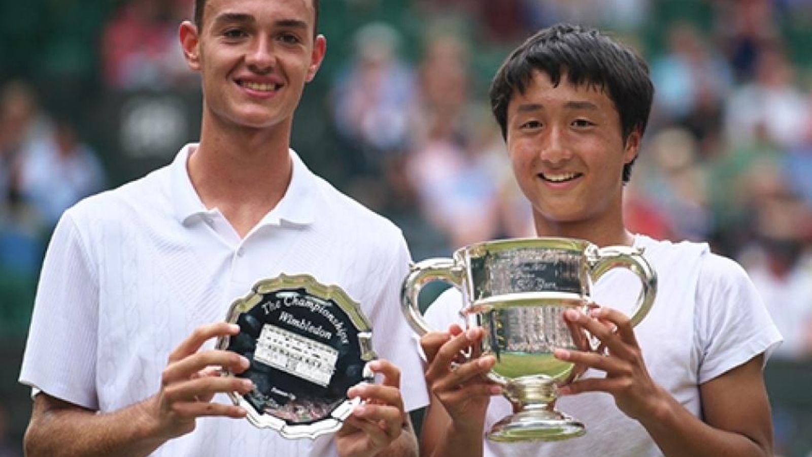 Carlos Gimeno, a la izquierda en el torneo júnior de Wimbledon.