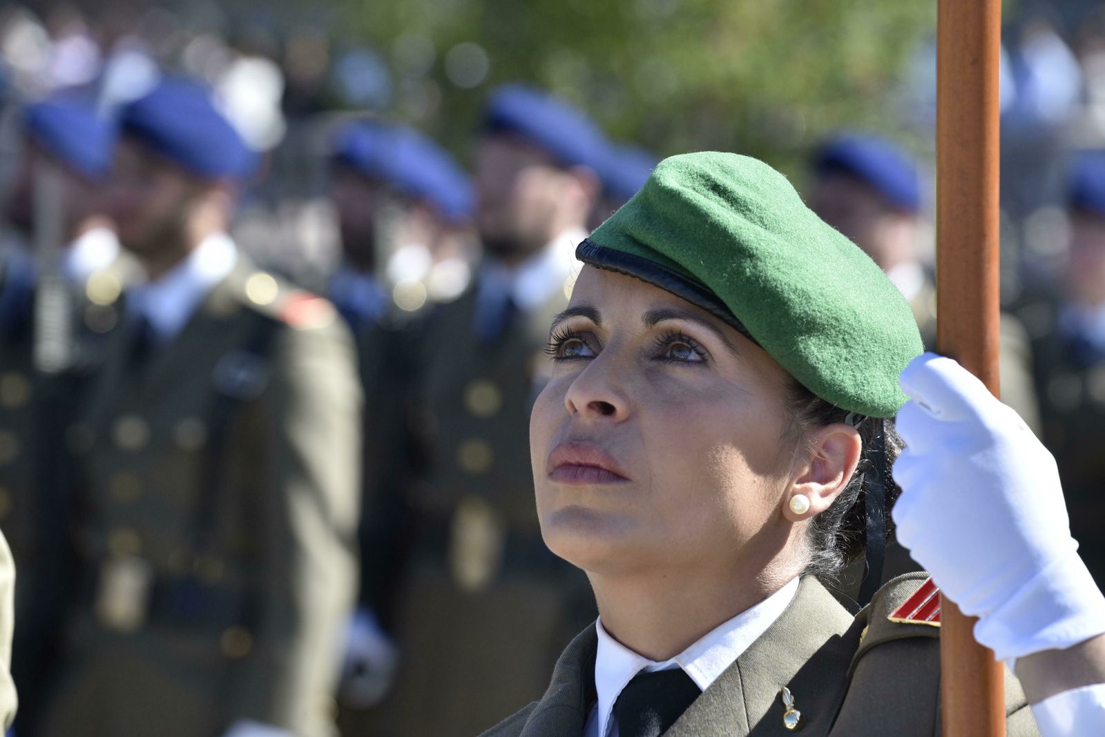 Las imágenes de la jura de bandera la Plaza de España