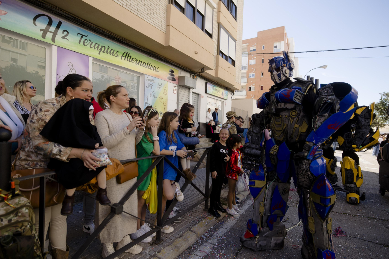 Búscate en las imágenes de la cabalgata de carnaval de San Fernando