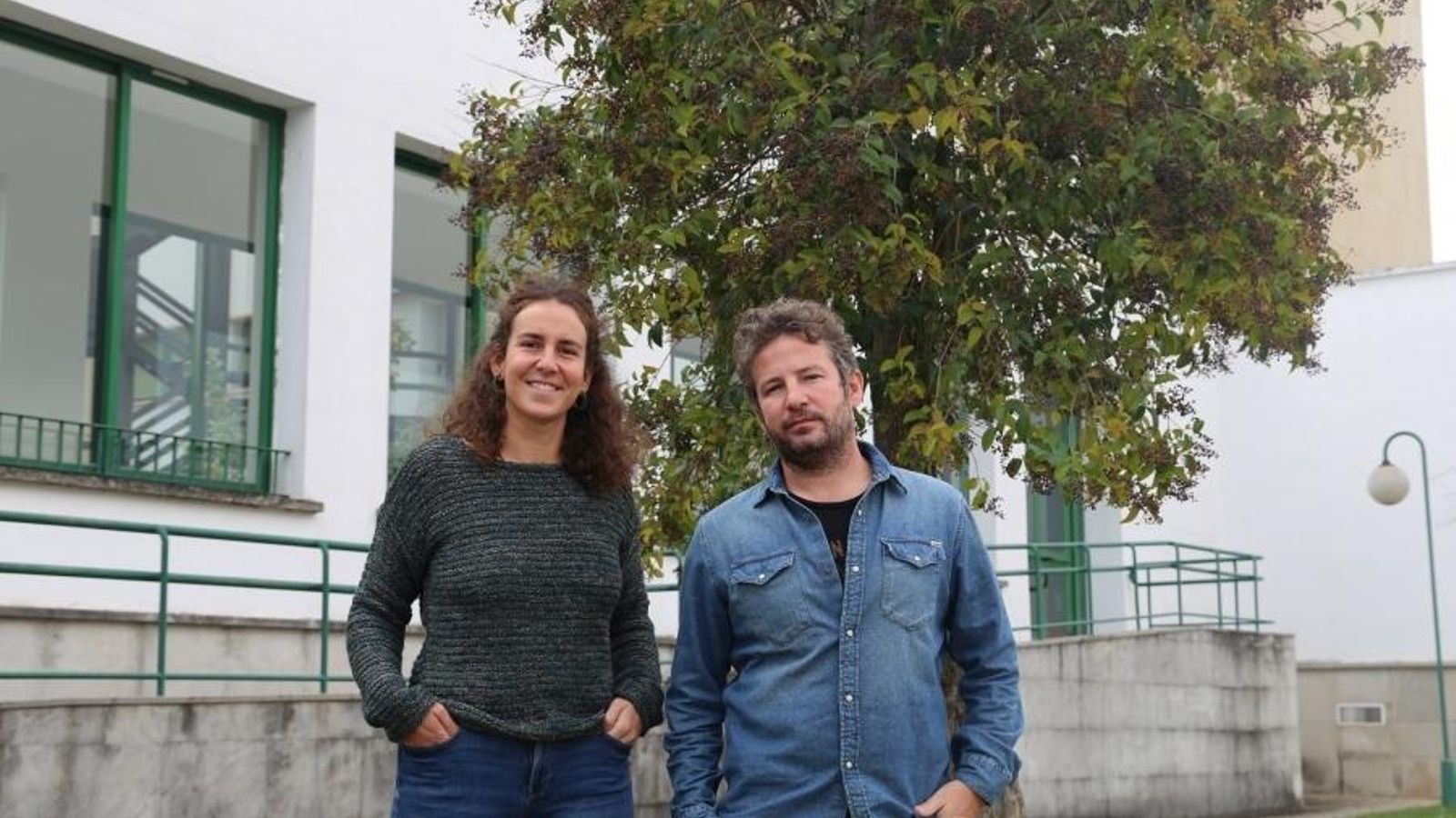 Los investigadores Juan Moral y María Teresa García.