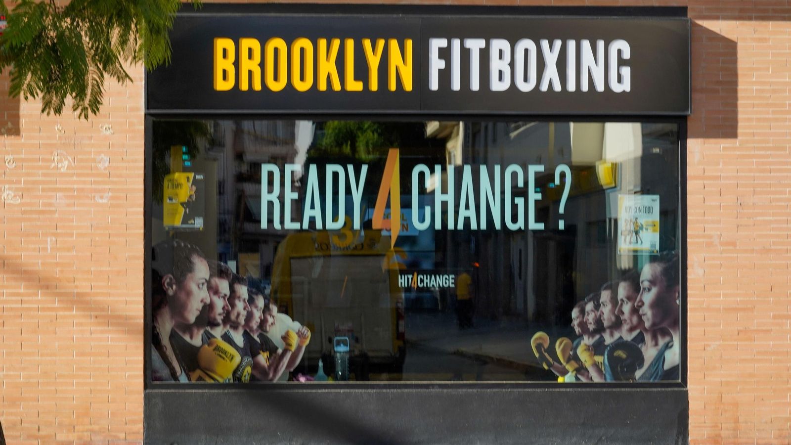Entrada de un establecimiento de la franquicia Brooklyn Fitboxing en Huelva. Entrada de un establecimiento de la franquicia Brooklyn Fitboxing en Huelva.
