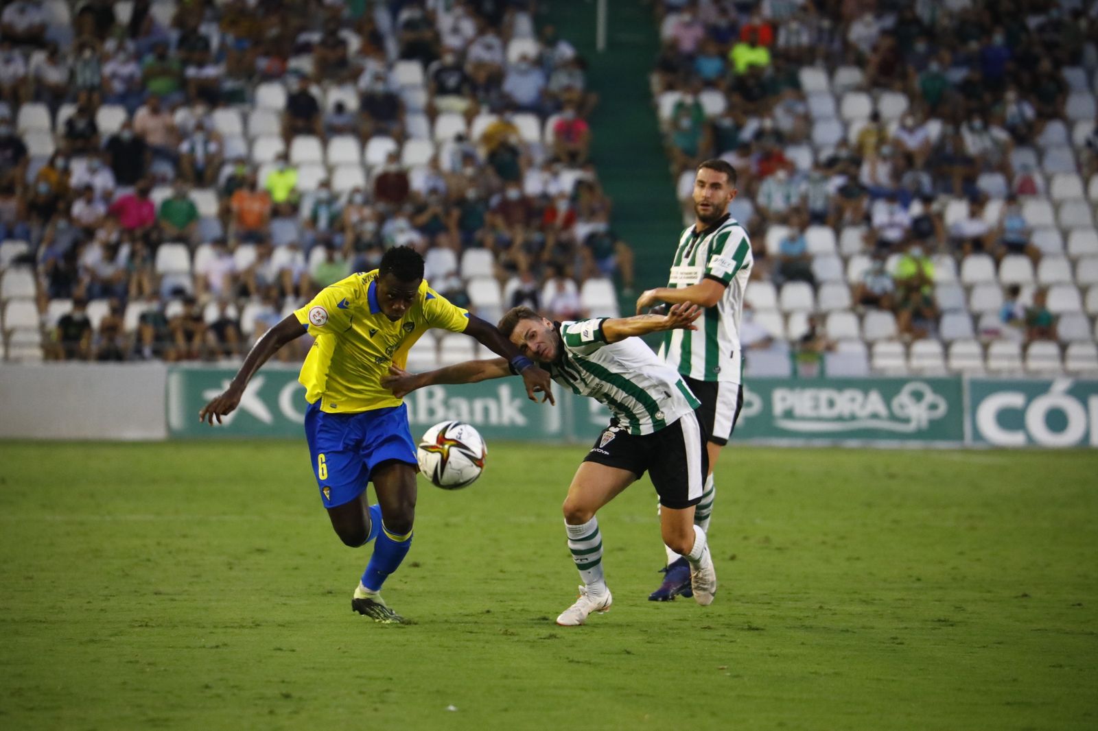 La victoria del Córdoba CF ante el Cádiz B, en imágenes