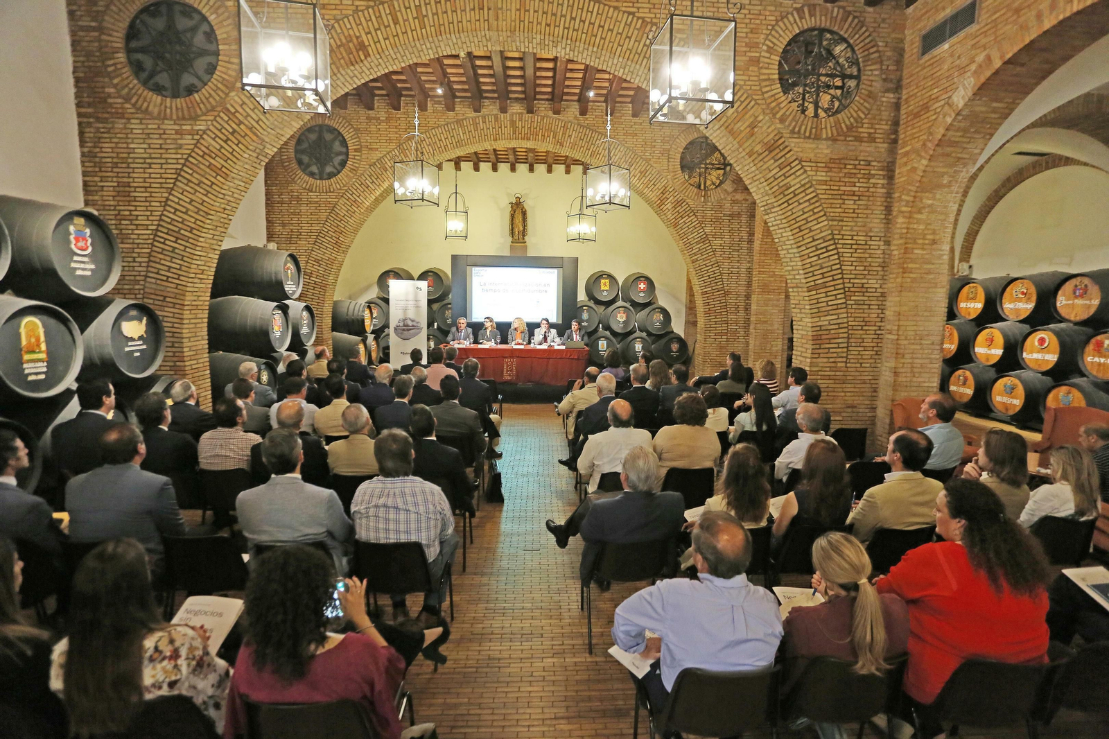 Jornada sobre 'La internacionalización en tiempo de incertidumbre' celebrada ayer en la bodega de San Ginés.