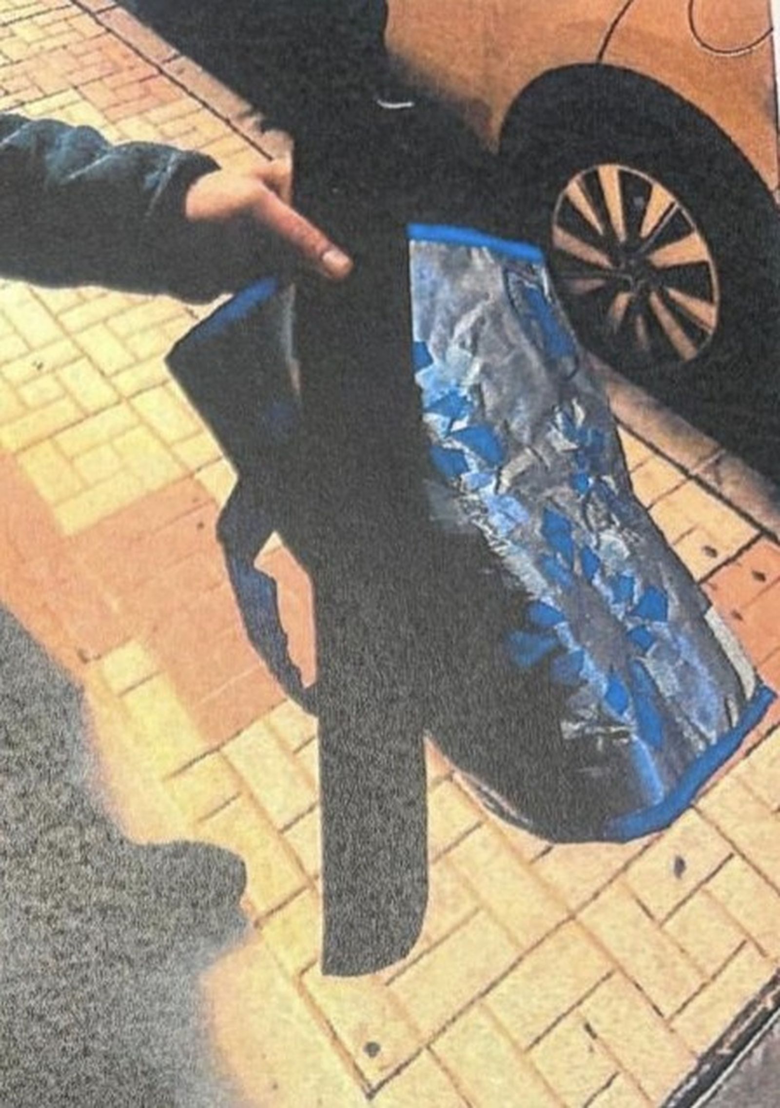 Una de las armas incautadas al presunto agresor