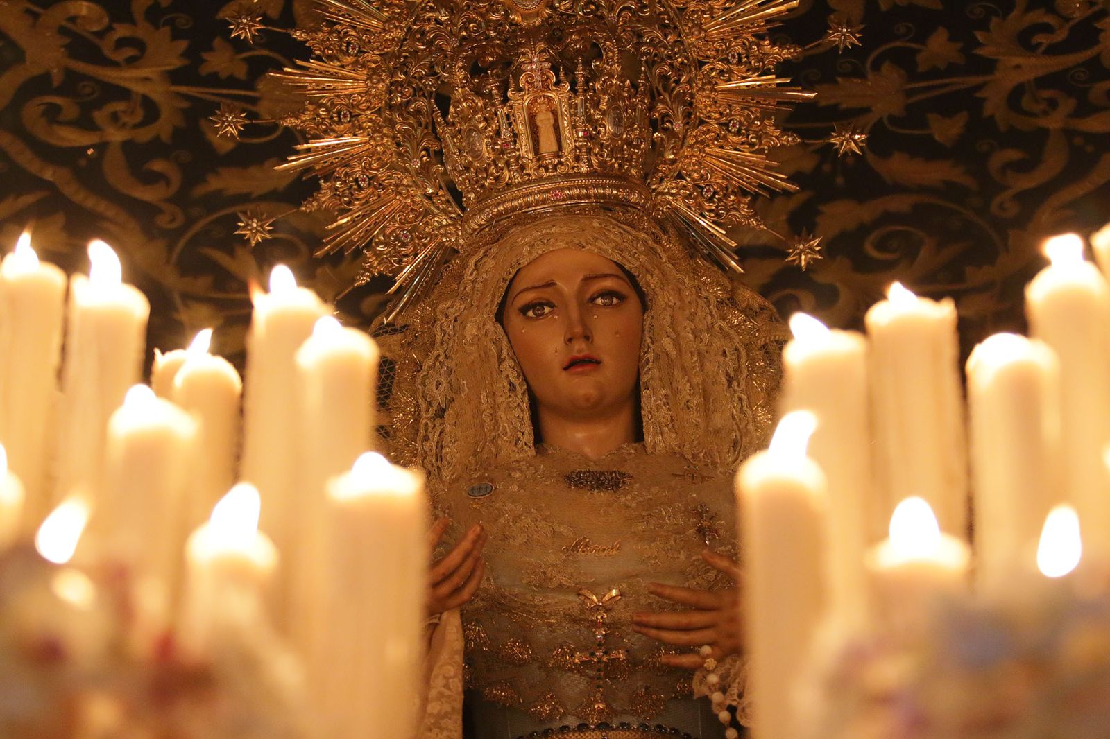 Imágenes de La Magna por las calles de Almería