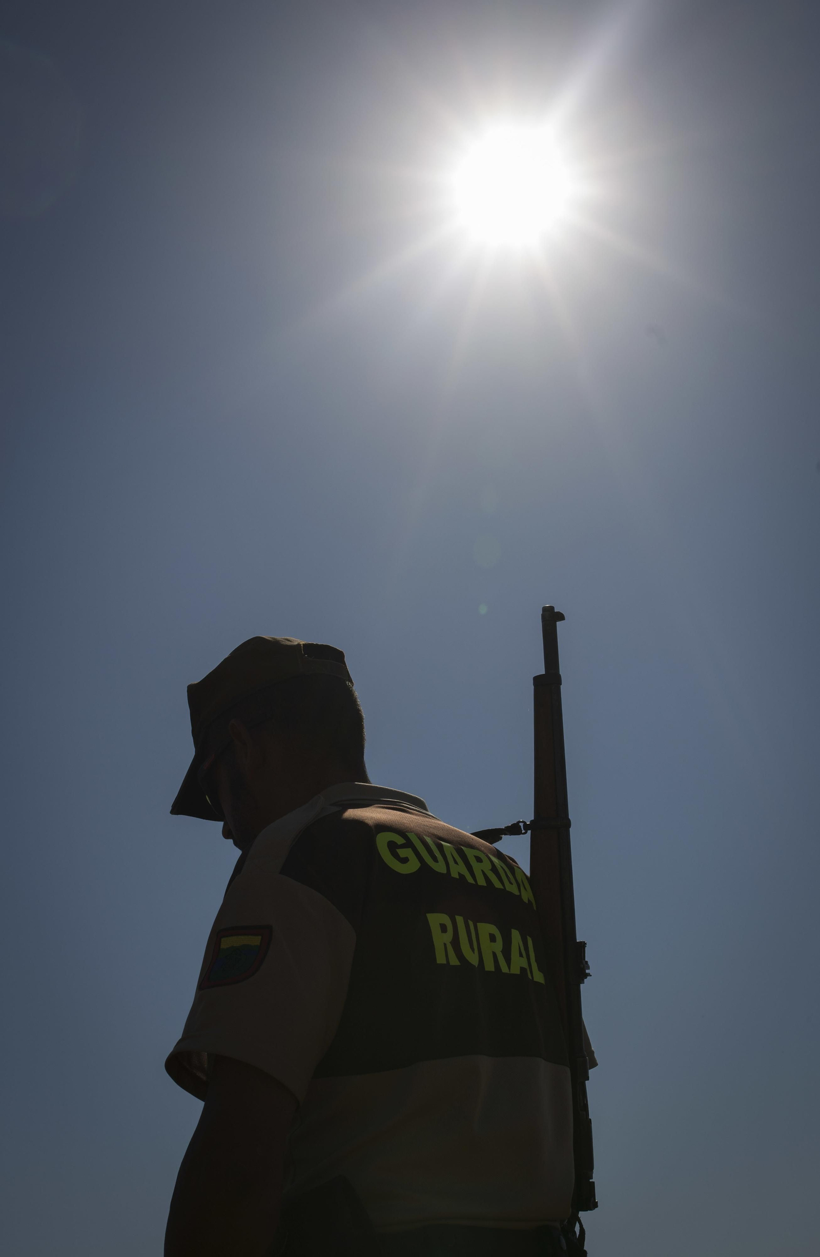 Julio Marcelo, bajo el sol en la finca Crespo Camino.