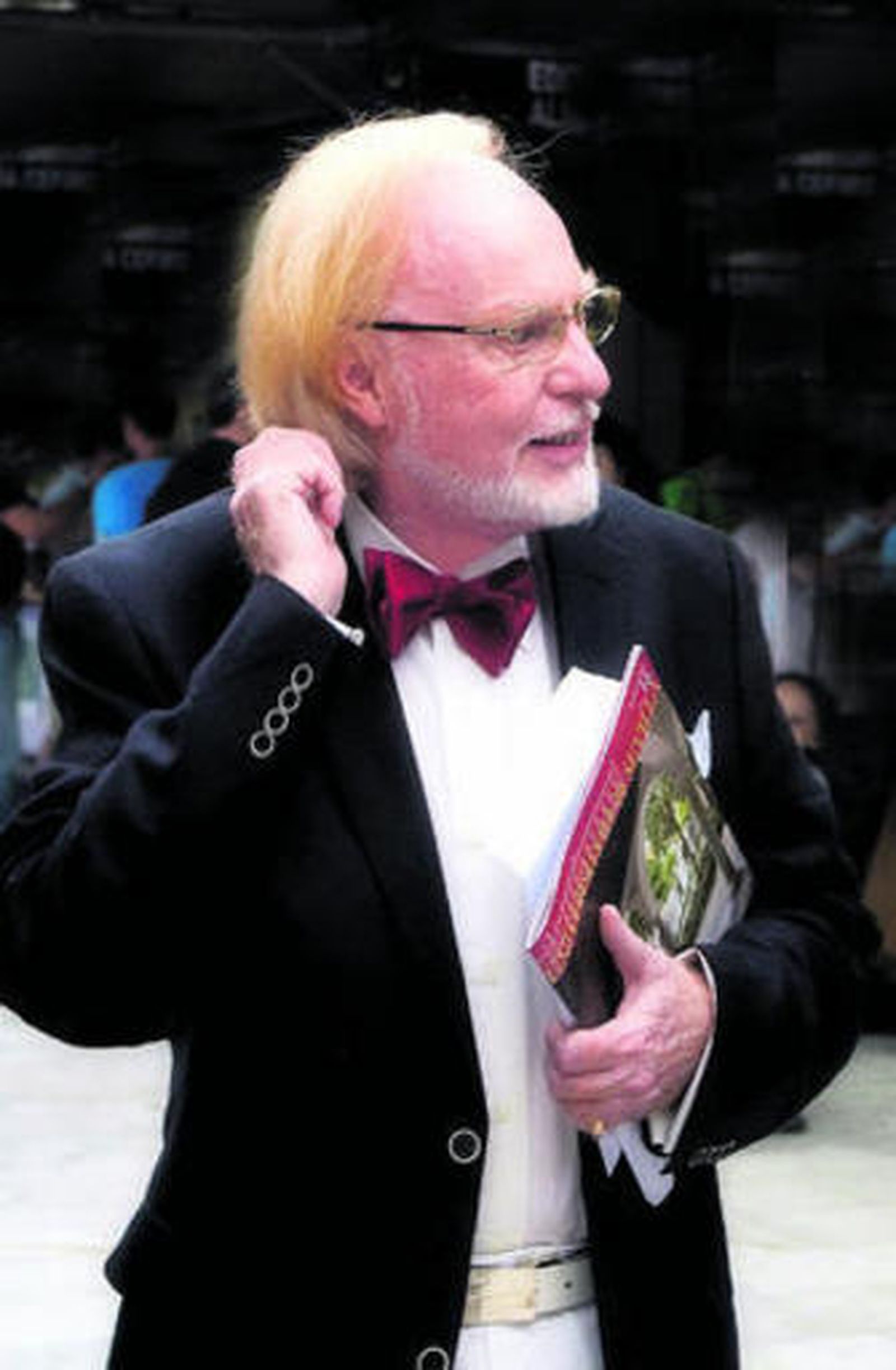 "Un crítico literario sin humor es como un eunuco en un harén"