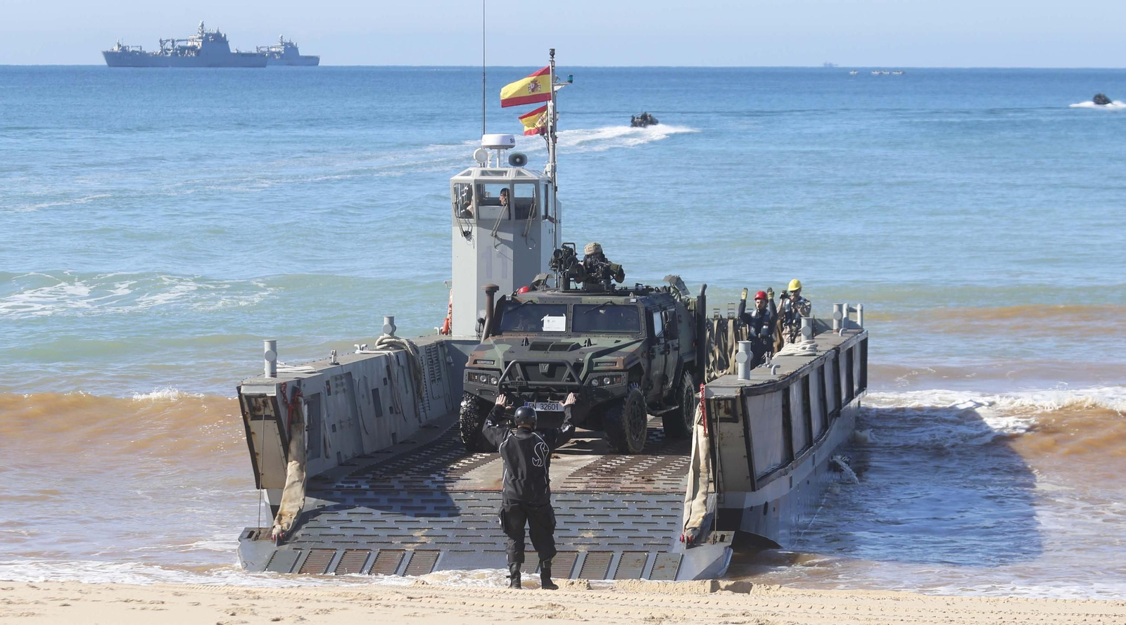Las fotos del espectacular ejercicio de la Armada y la OTAN en el Retín