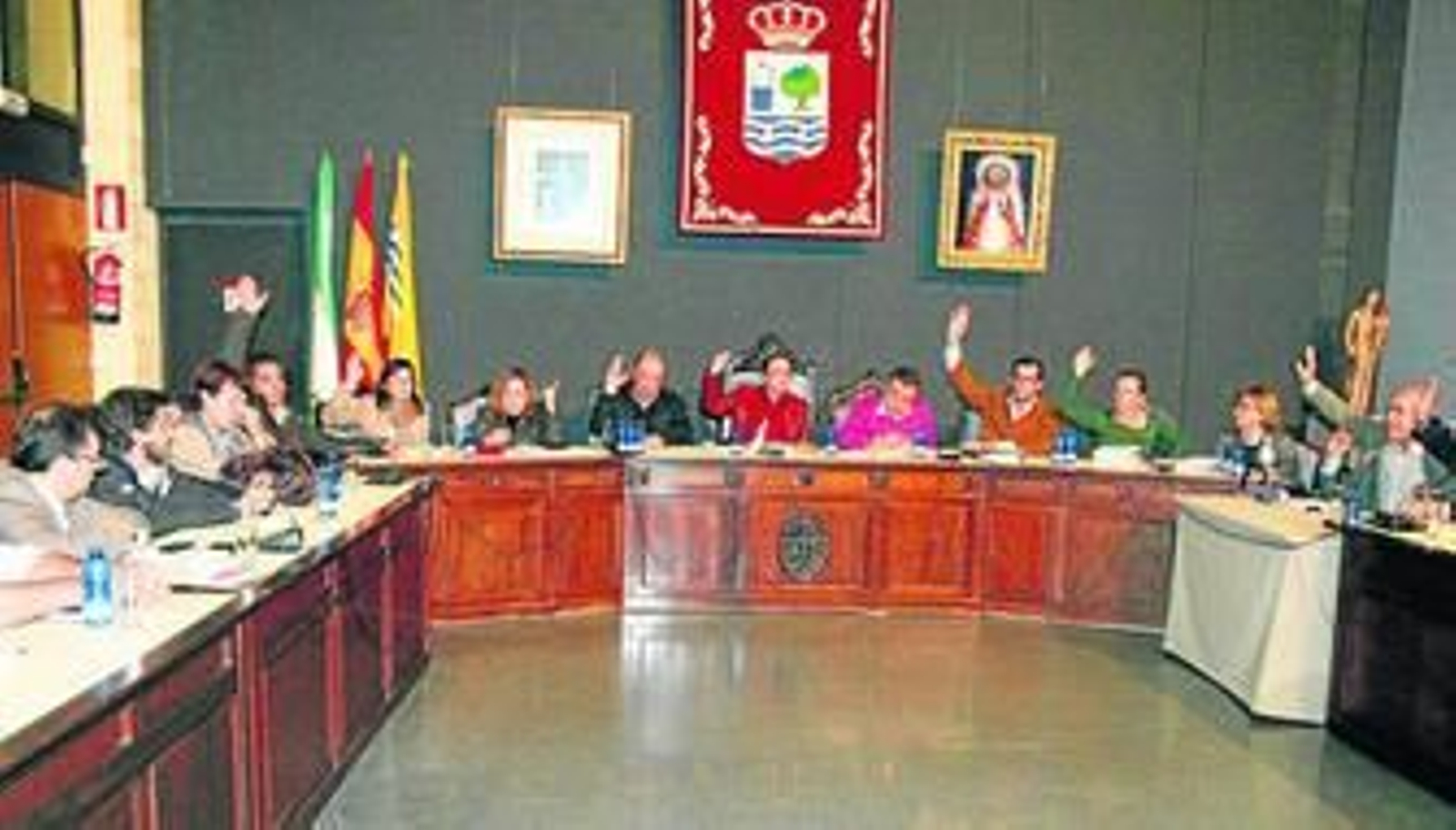 Votación en una sesión plenaria de 2012 en Isla Cristina.