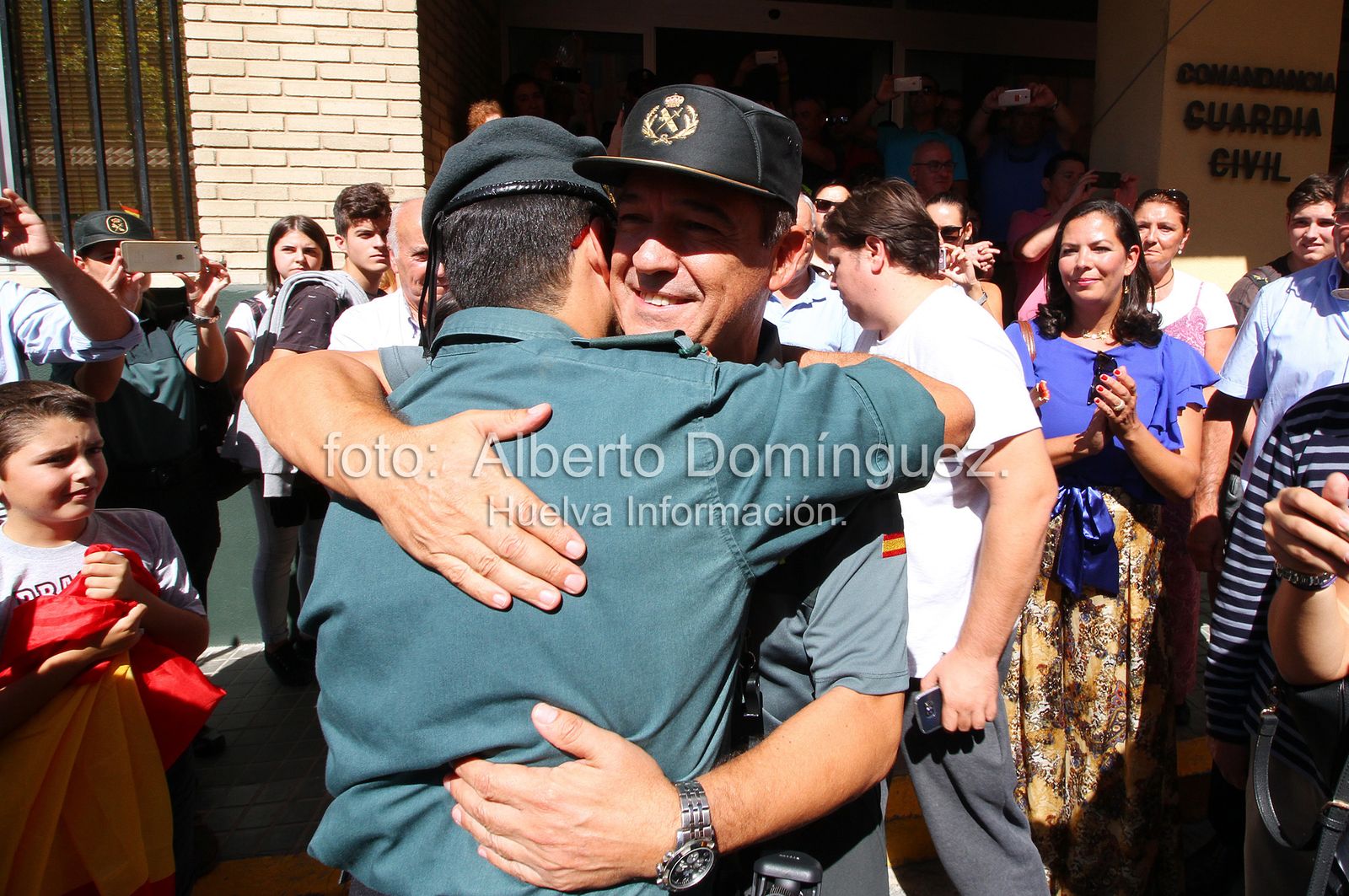 Imágenes de la expedición de Guardias Civiles de Huelva rumbo a Cataluña.