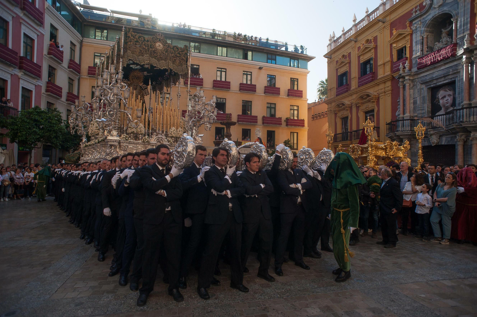 Las fotos de Estudiantes en el Lunes Santo en Málaga