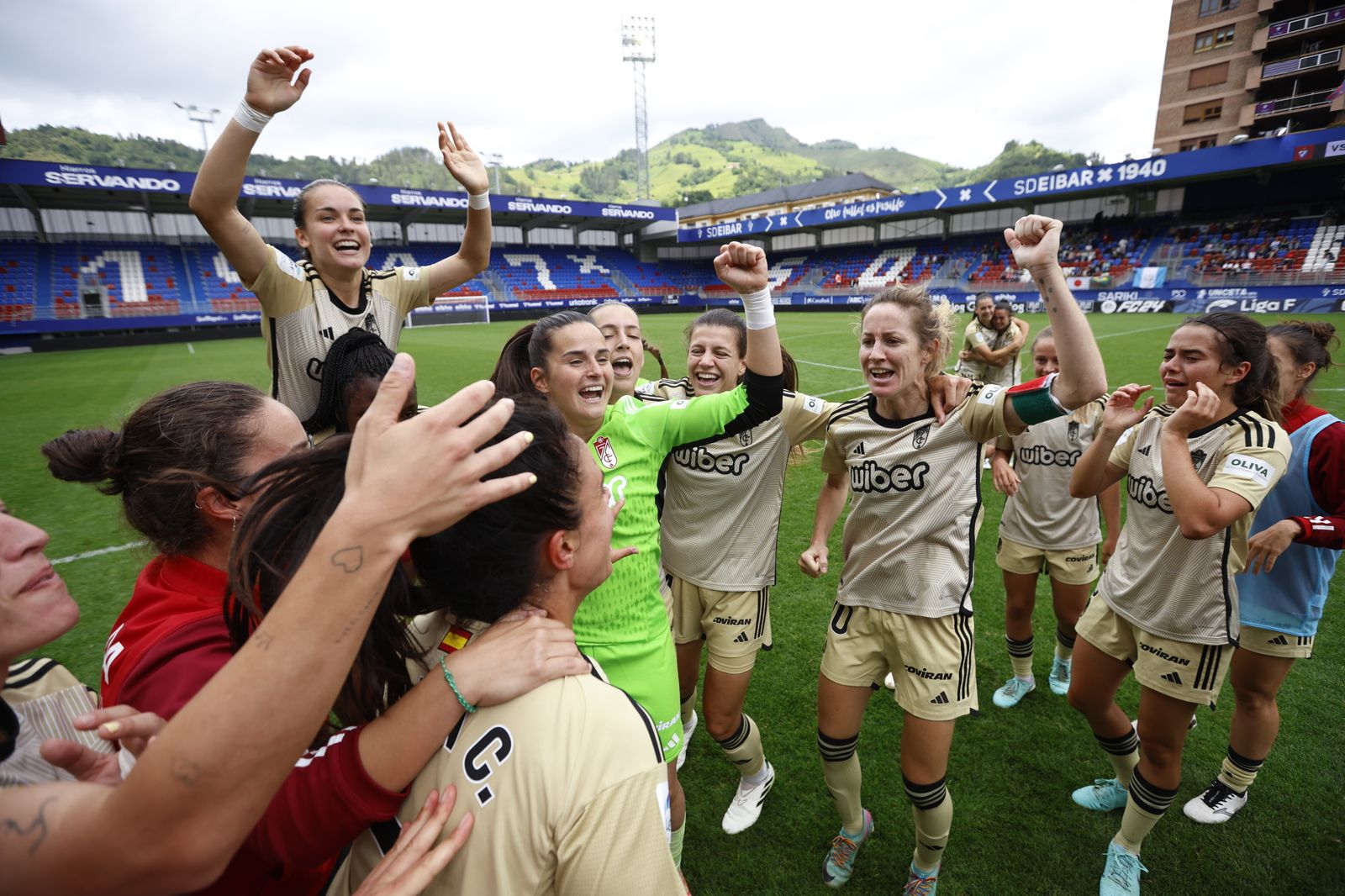 Así fue la celebración del Granada CF femenino tras su permanencia