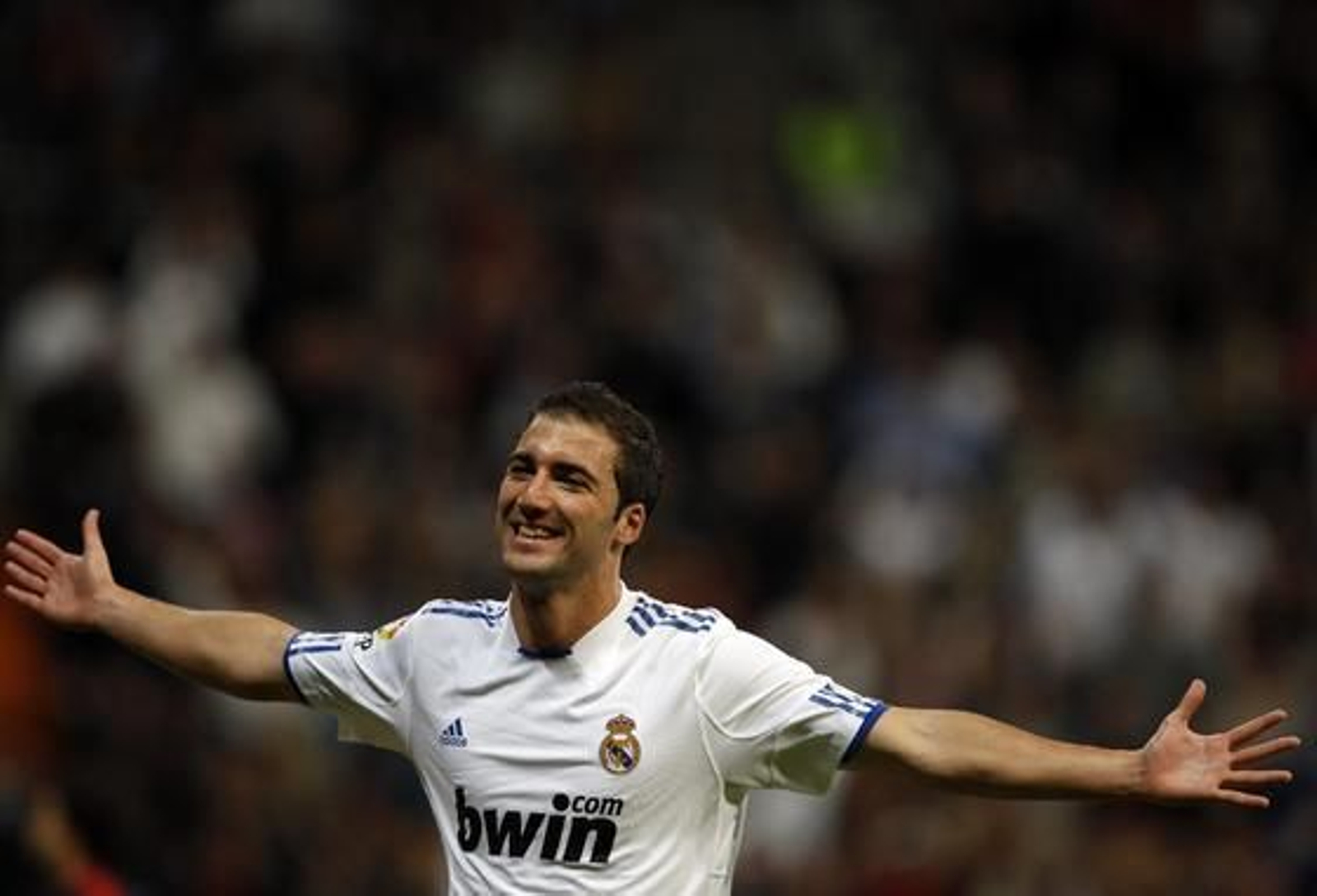 El Real Madrid golea 6-1 al Racing en casa con cuatro goles de Ronaldo. / Reuters