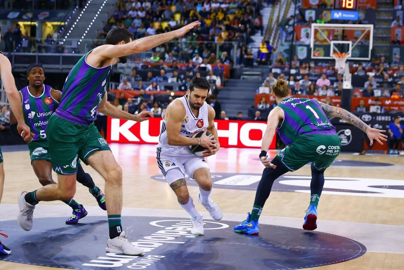 El Unicaja, campeón de Copa: Todas las imágenes del partido, la fiesta y la llegada a Málaga