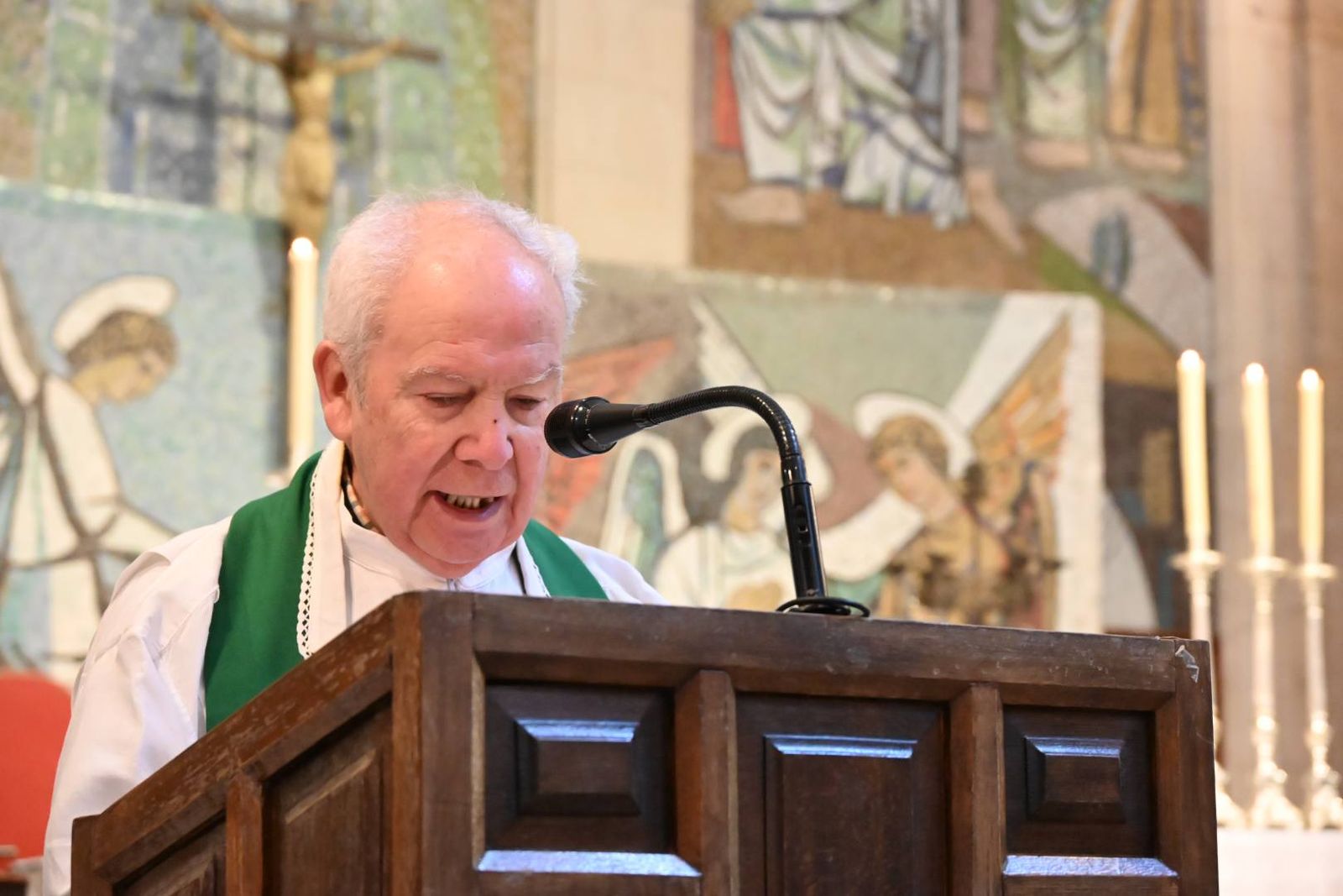 Las imágenes del homenaje de Villa del Río a su párroco emérito, Manuel Tirado Fernández
