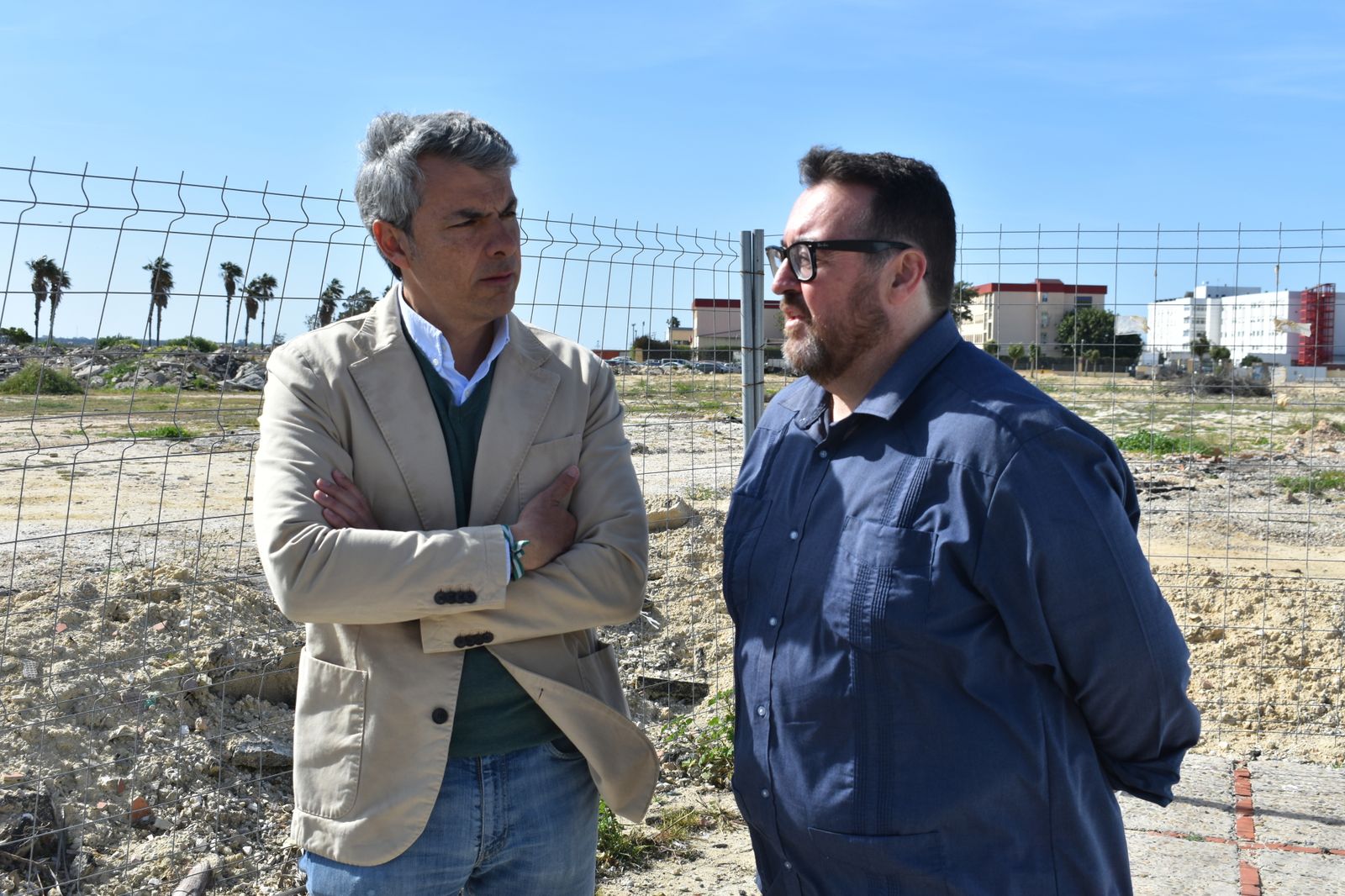 Fran Romero y Lolo Picardo, con La Magdalena a su espalda al fondo.