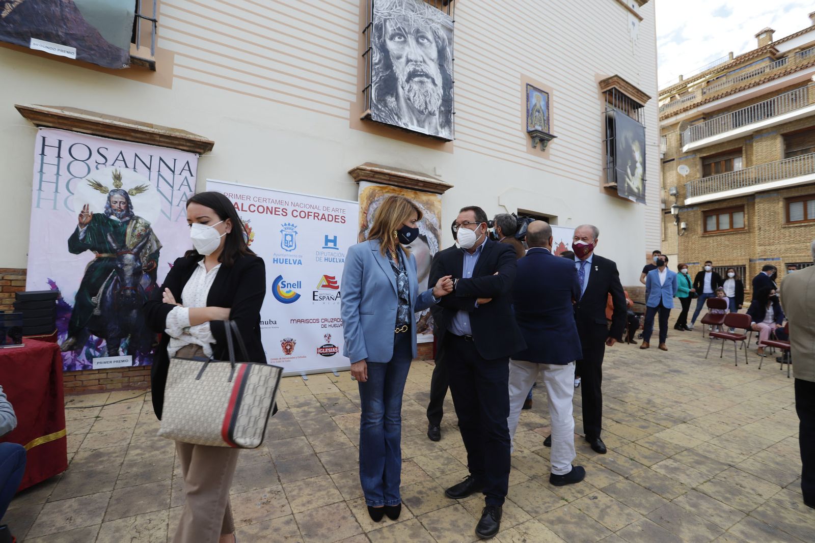 Entrega de los premios del certamen de arte 'Balcones Cofrades' y el concurso escolar de pasos y carteles de Semana Santa 'Ciudad de Huelva'
