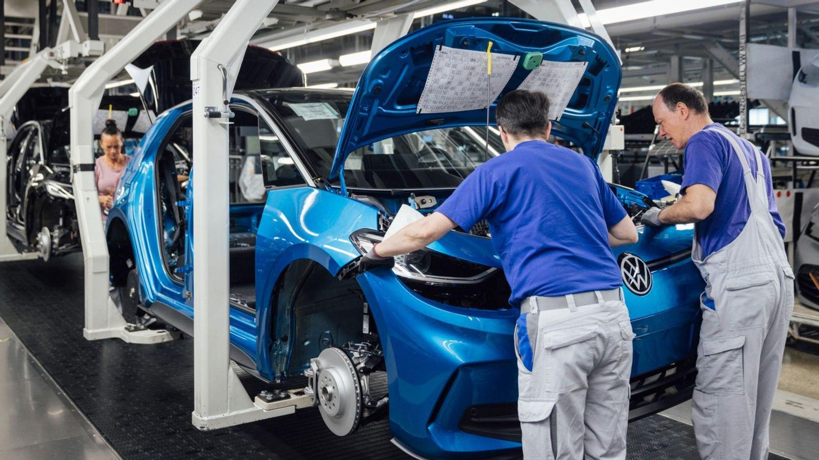 Volkswagen está entre las numerosas marcas que, de cara a rebajar el total de las multas, deberá intensificar la venta de sus coches eléctricos a lo largo de este año. Volkswagen está entre las numerosas marcas que, de cara a rebajar el total de las multas, deberá intensificar la venta de sus coches eléctricos a lo largo de este año.