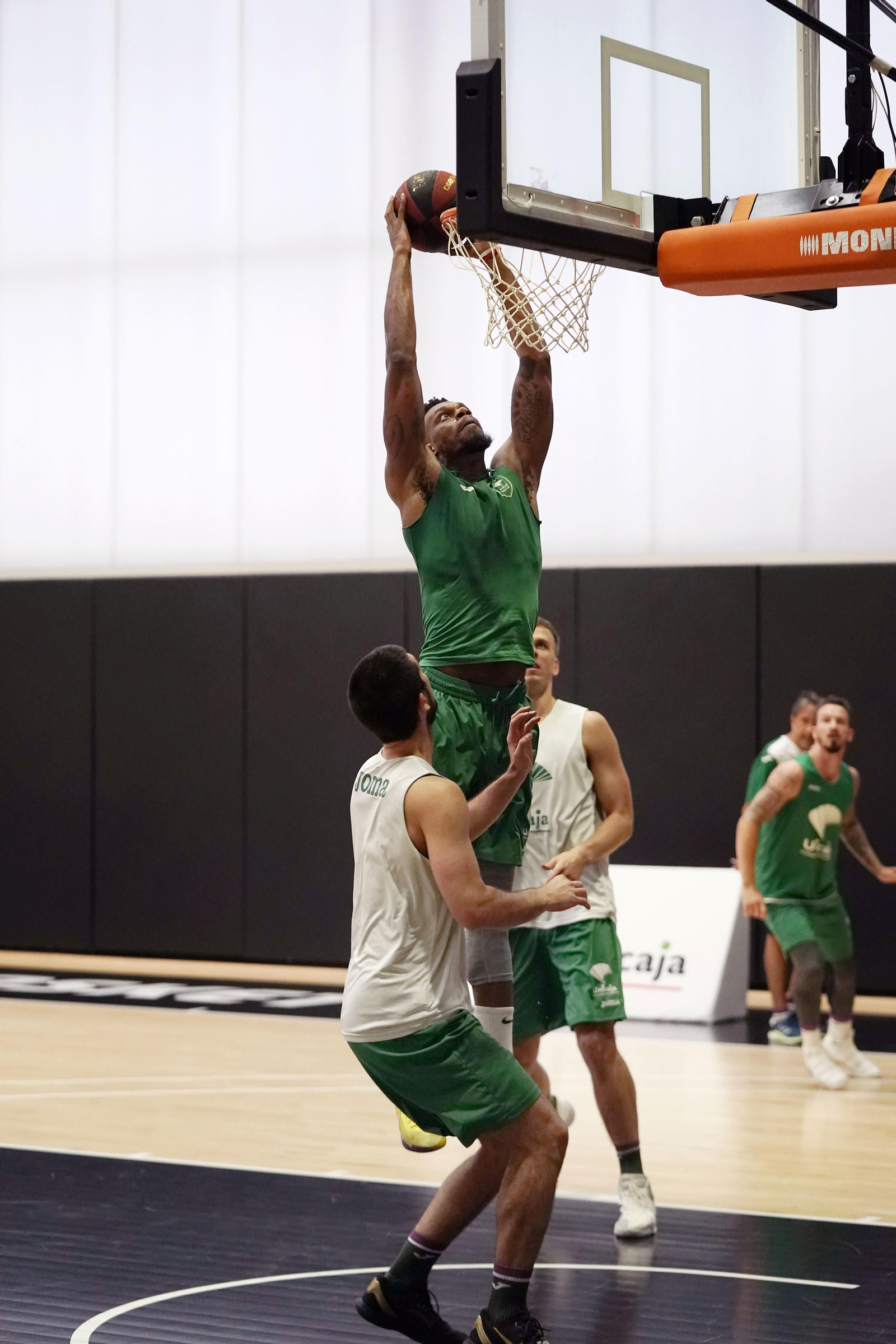 Las fotos del entrenamiento del Unicaja en L'Alquería