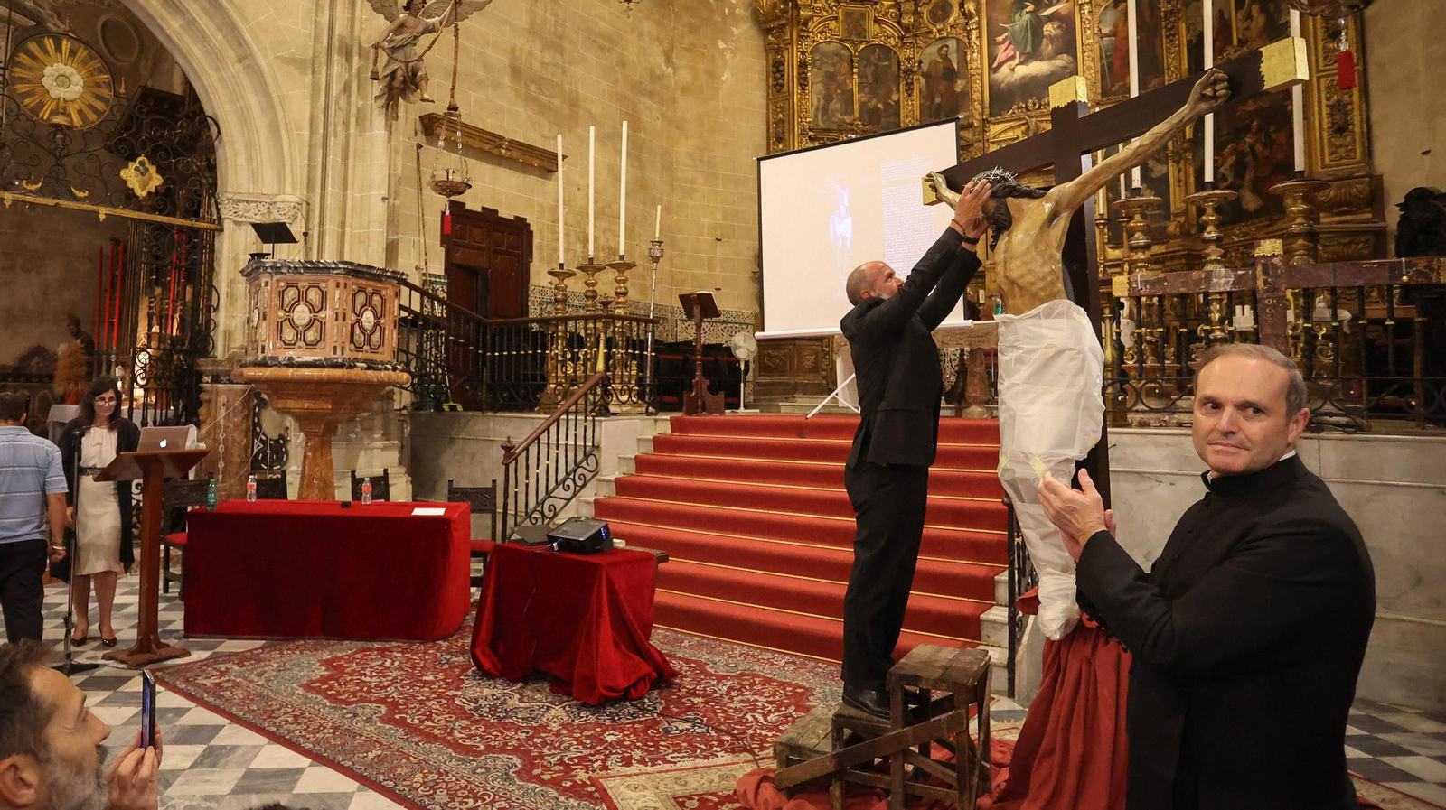 El Cristo de la Viga de San Marcos ya está restaurado