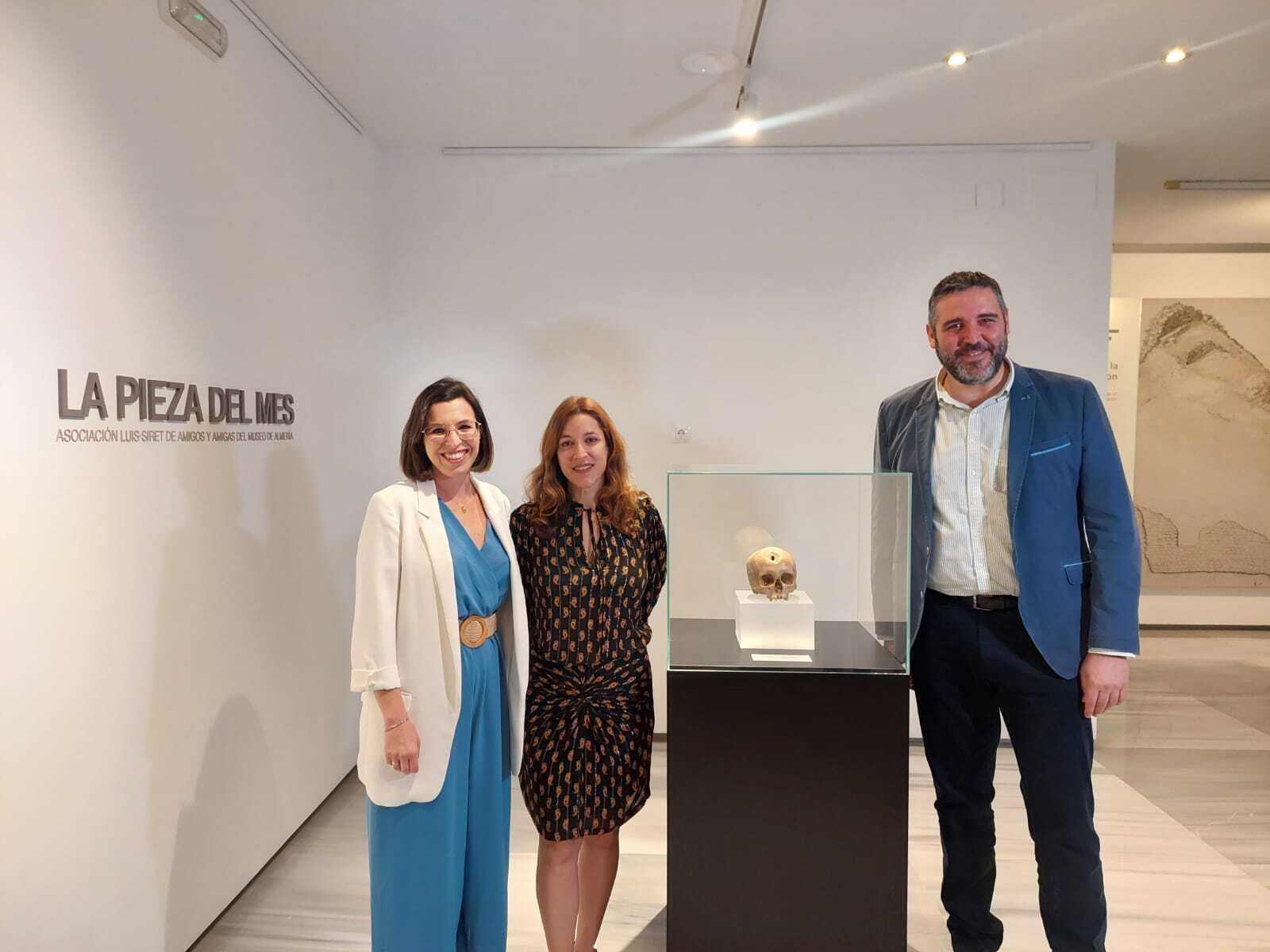 Acto de presentación de la pieza del mes presidida por el delegado Juan José Alonso.