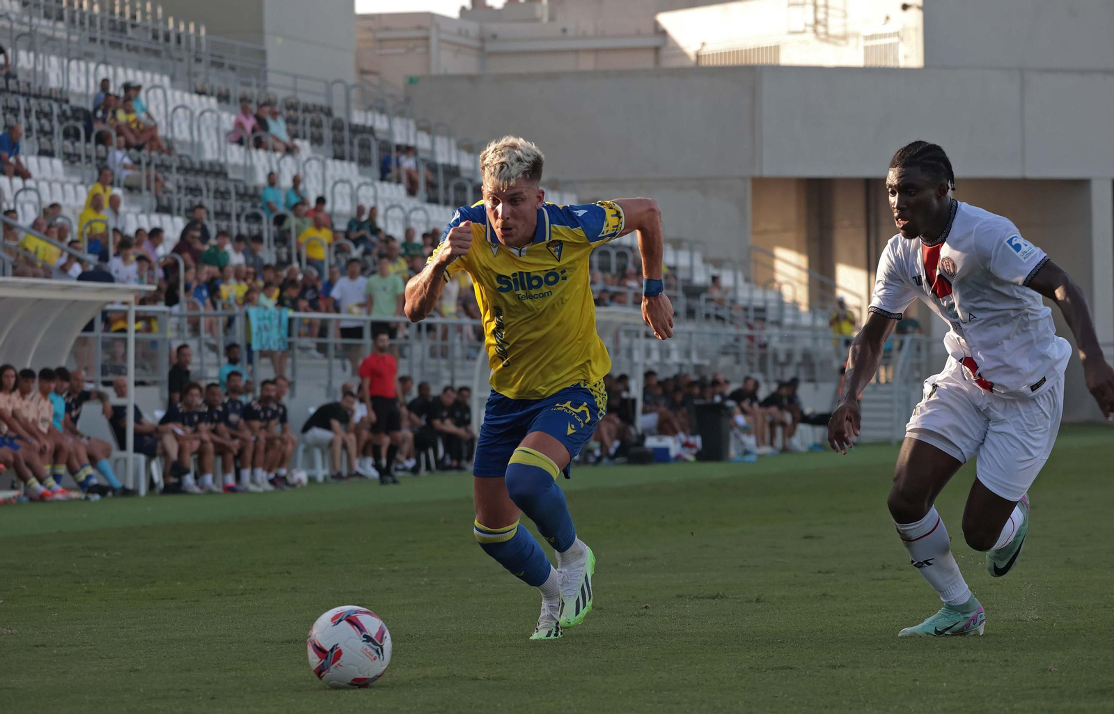 Las mejores fotos del Cádiz CF - Al-Jazira en el Ciudad de La Línea