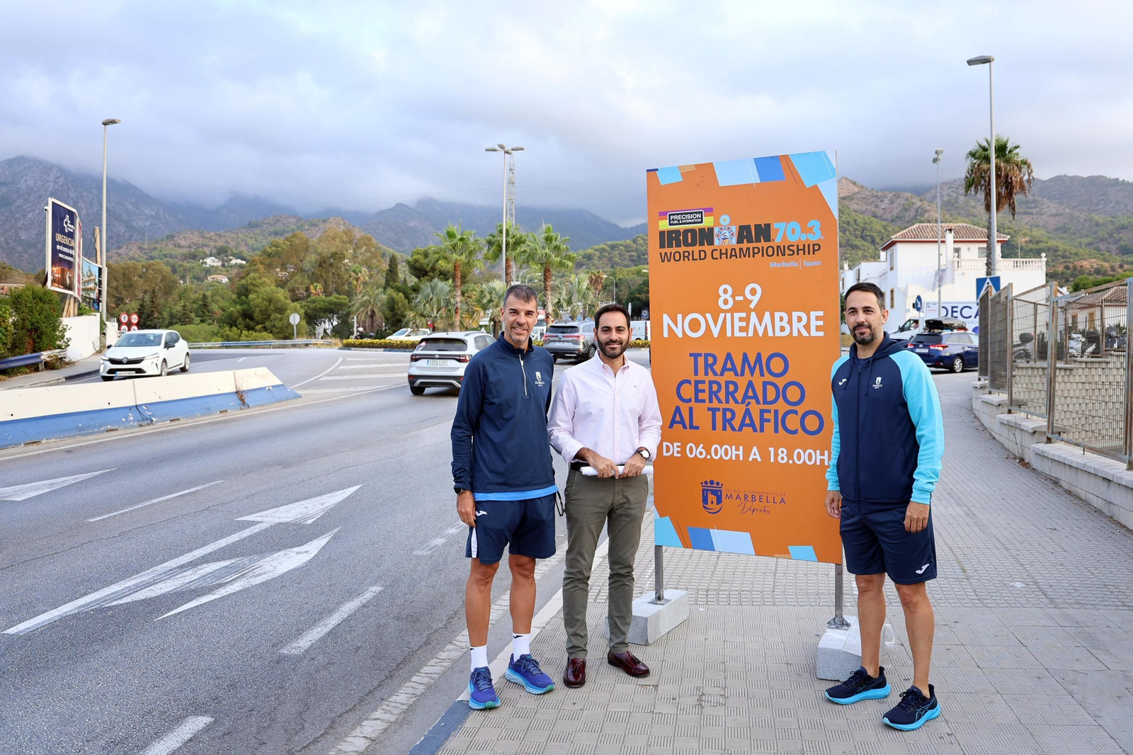 Paneles informativos de cortes de tráfico por la prueba Ironman de Marbella.