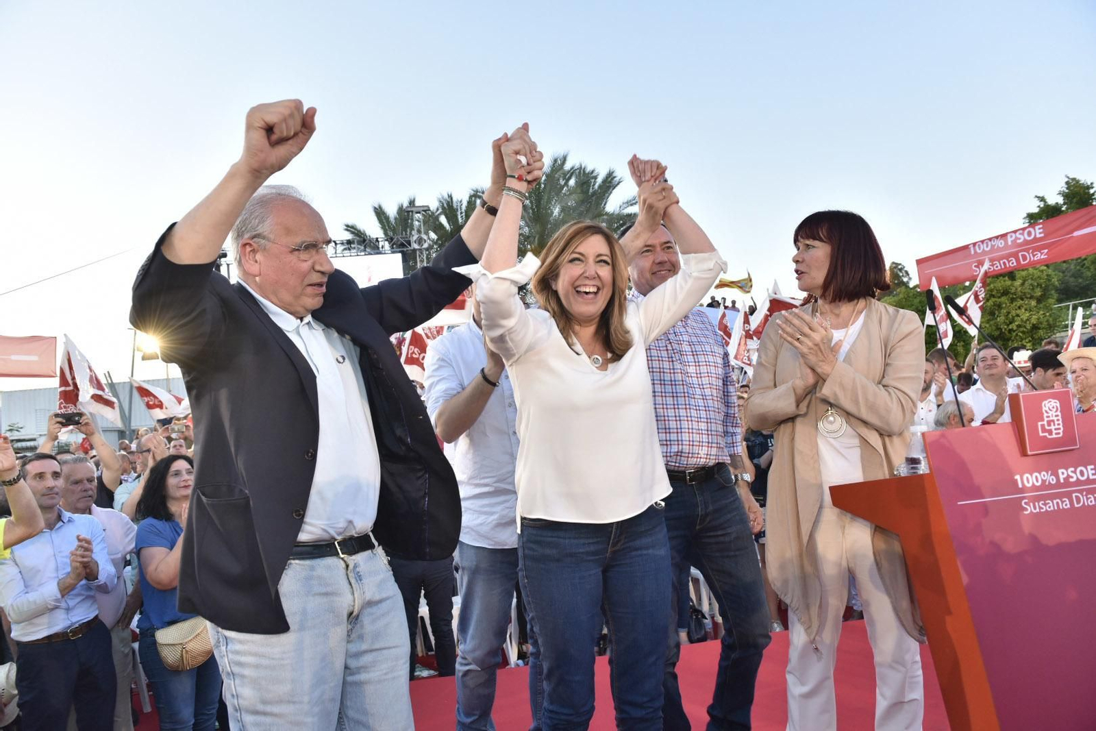 El acto de campaña de Susana Díaz en Sevilla, en imágenes