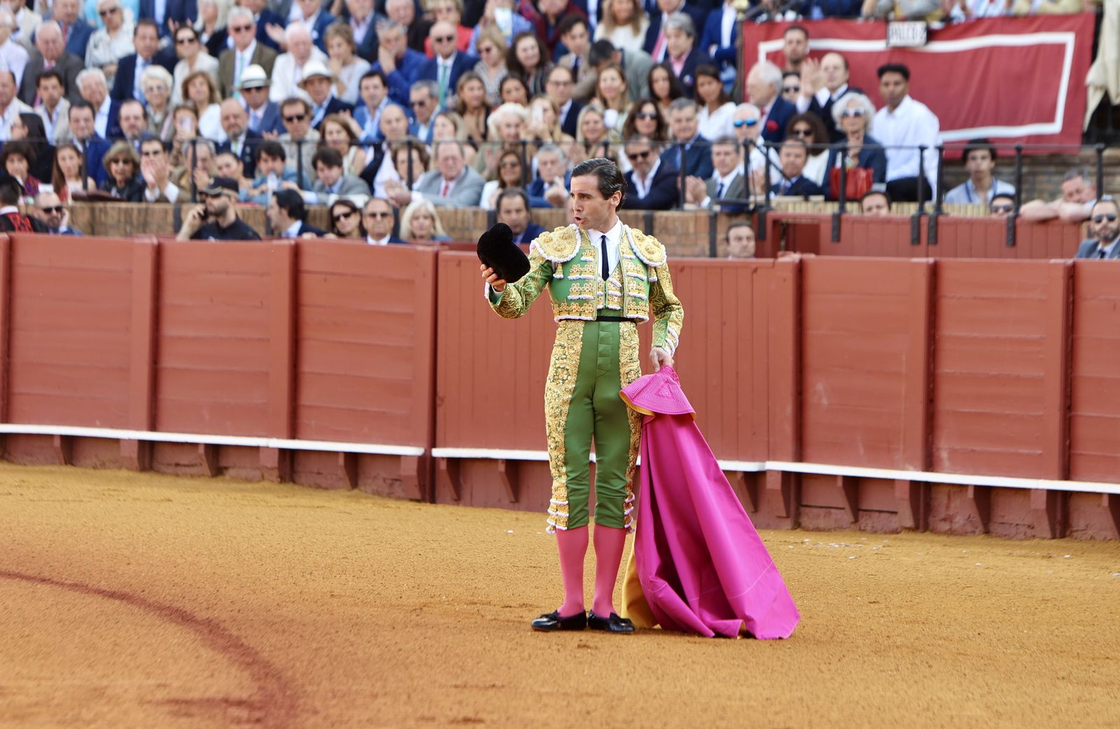 Las mejores imágenes de la corrida de toros de Juan Ortega, Roca Rey y Pablo Aguado
