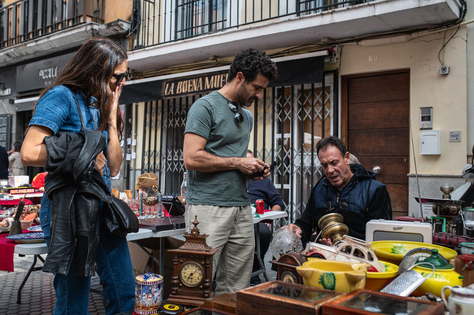 Una mañana en el mercado del jueves de la calle Feria