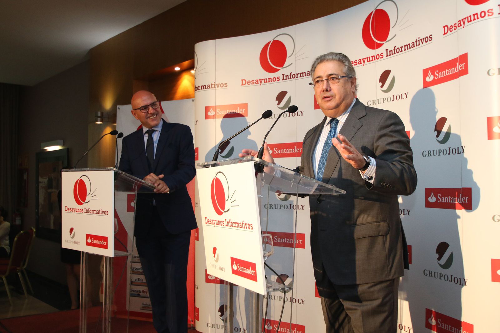 Antonio Lao, director de Diario de Almería, durante el discurso de Juan Ignacio Zoido, ministro del Interior.