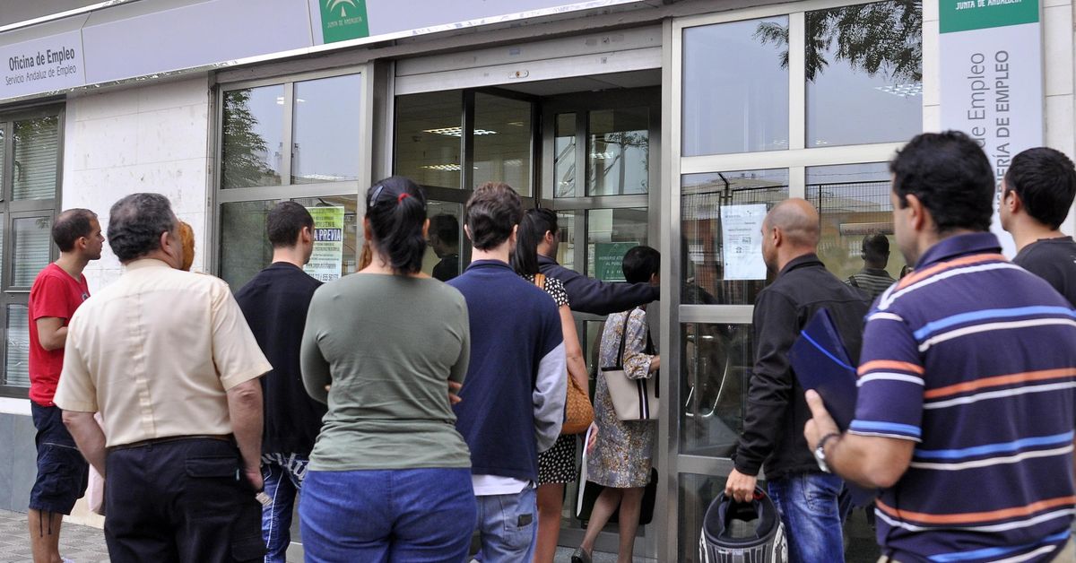 El Gobierno elimina la obligación de que los desempleados deban presentar la declaración de la renta