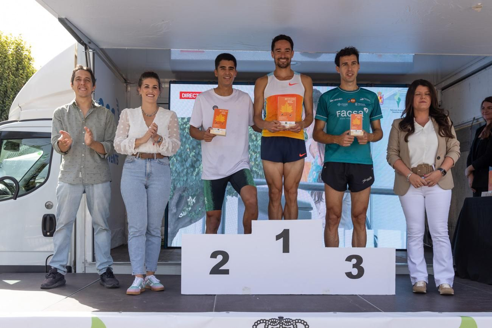 Ignacio Fontes y Marta Serrano reinan en la XXXVII Milla Urbana Internacional de Otoño 'Manuel Pancorbo'