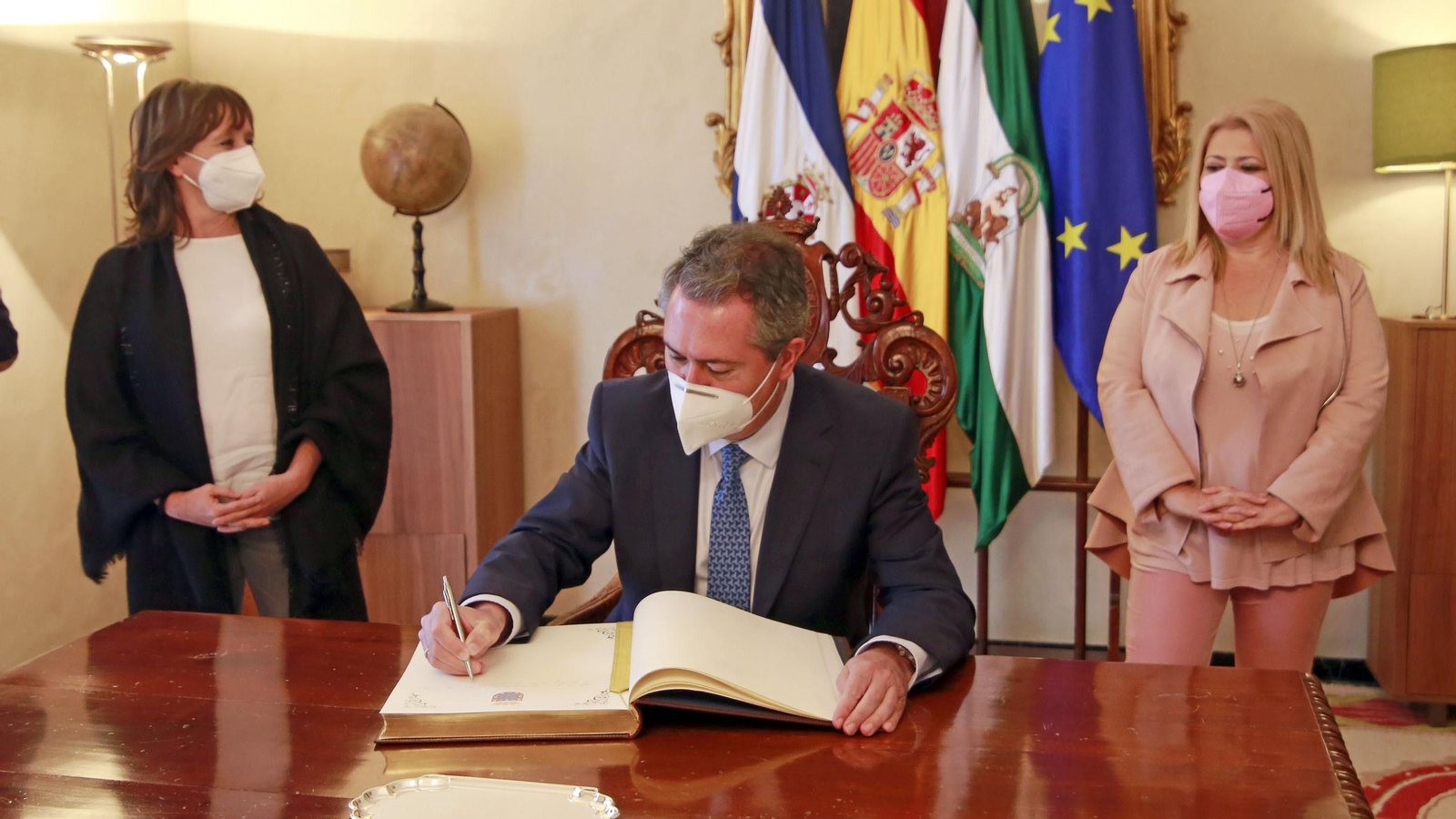 El alcalde de Sevilla, de visita institucional en Jerez