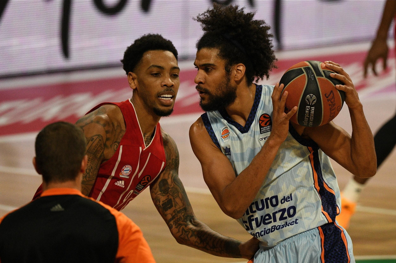 Las fotos de la carrera de Malcolm Thomas, un trotamundos del baloncesto